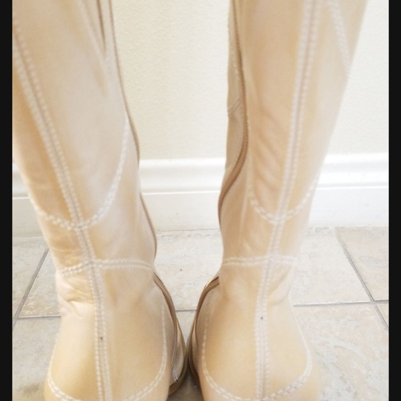 Boots - Picture 3 of 5